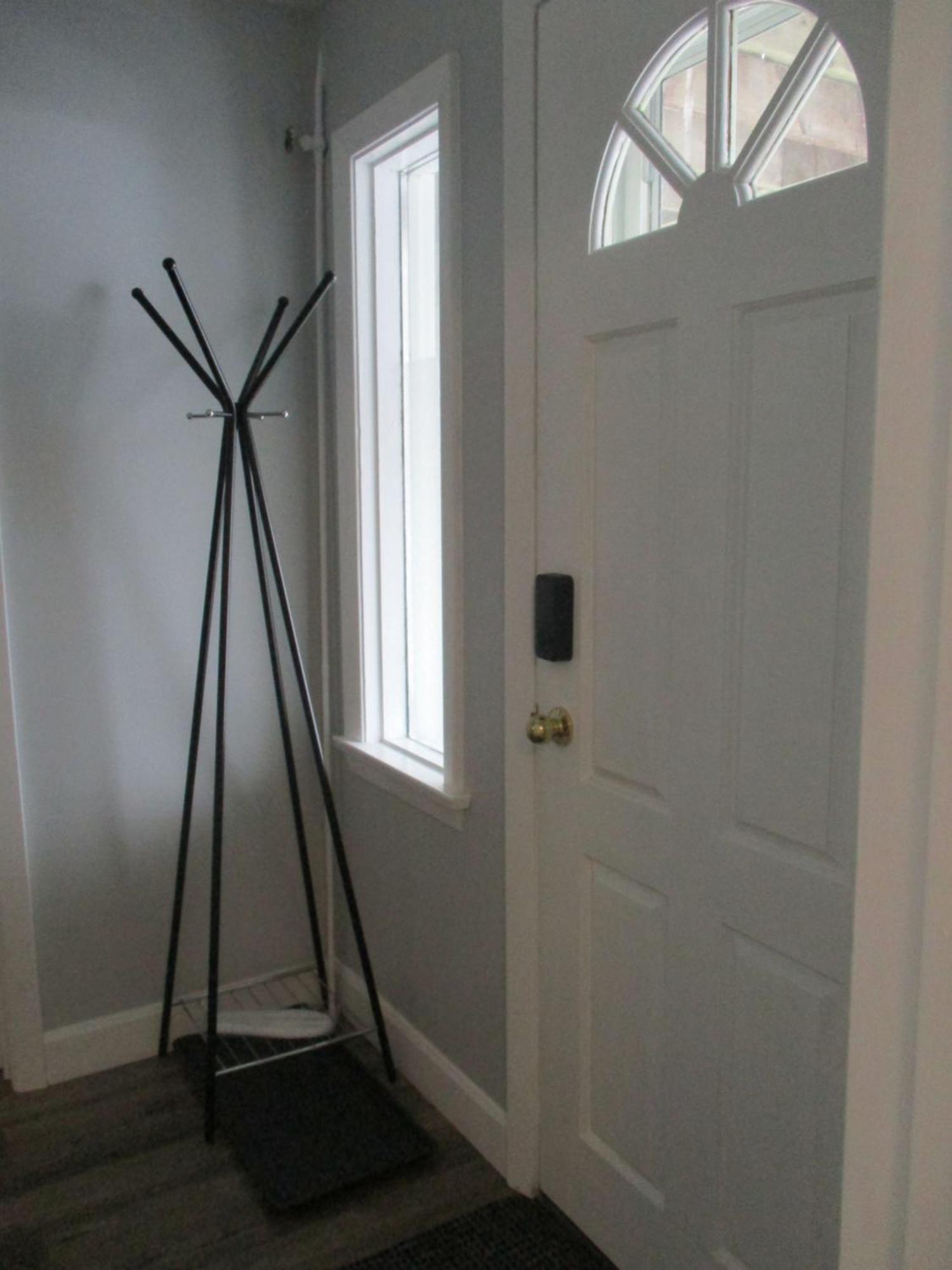 High Park Single Room With Personal Washroom And Kitchen โตรอนโต ภายนอก รูปภาพ