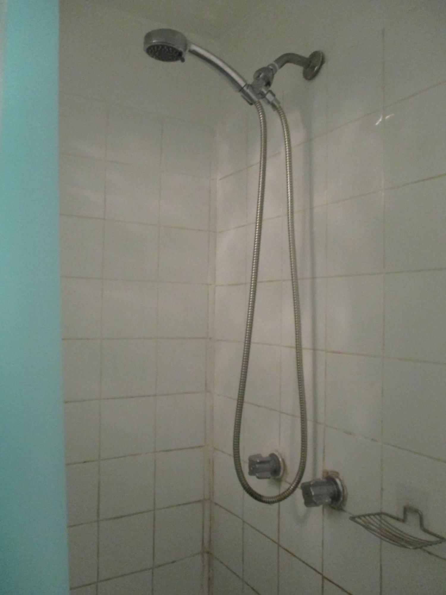 High Park Single Room With Personal Washroom And Kitchen โตรอนโต ภายนอก รูปภาพ